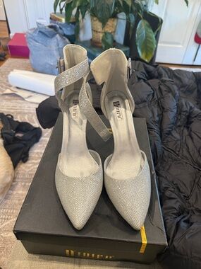 IDIFU Silver Glitter Pointed Toe Ankle-Strap Heels